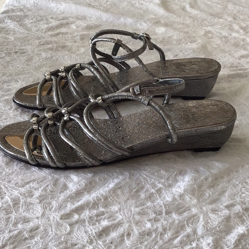 Stuart Weitzman size 9 silver sandals - Picture 9 of 13